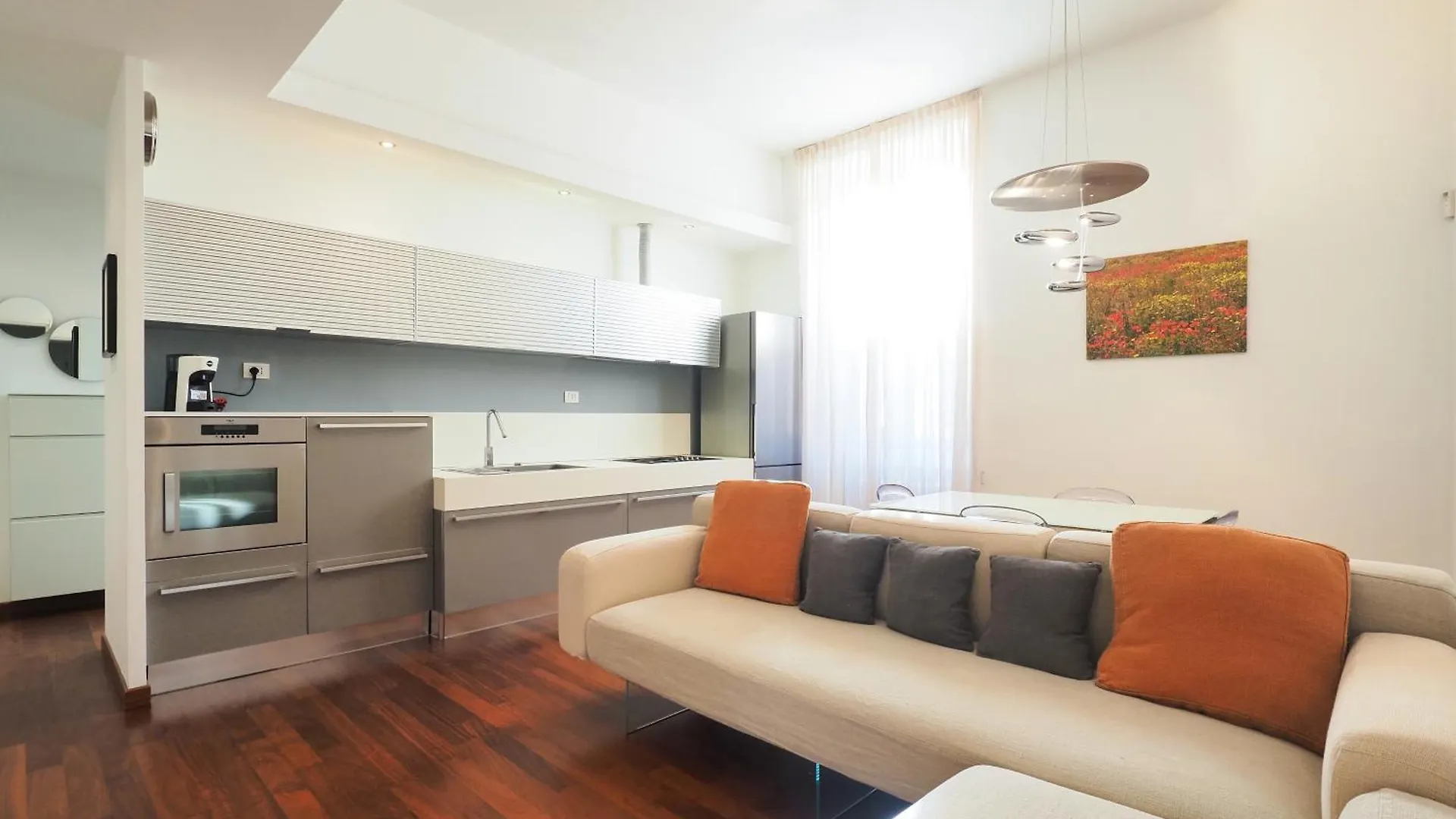 Bright Apartment In Porta Romana - Vannucci Милан