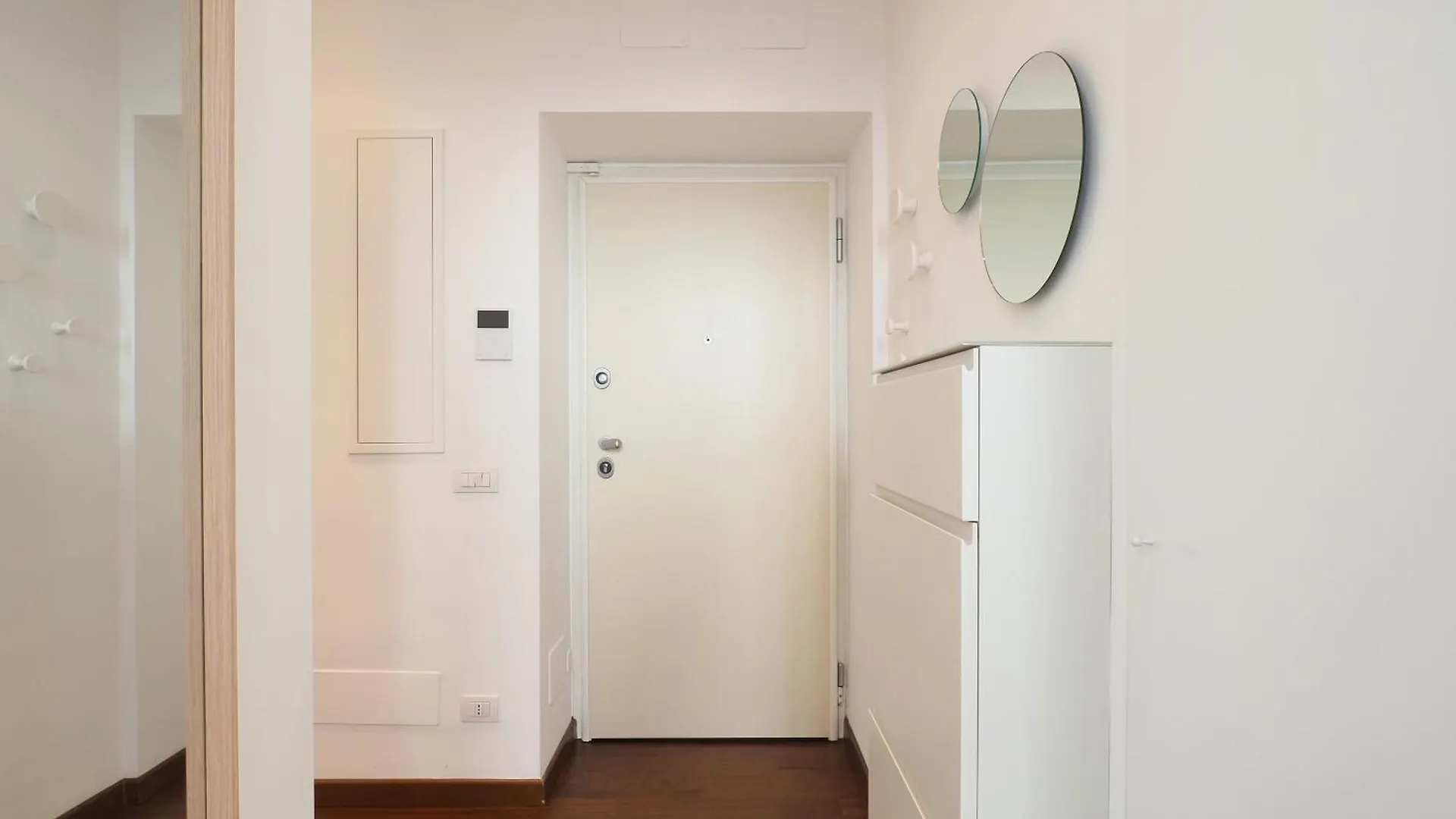 Bright Apartment In Porta Romana - Vannucci Милан